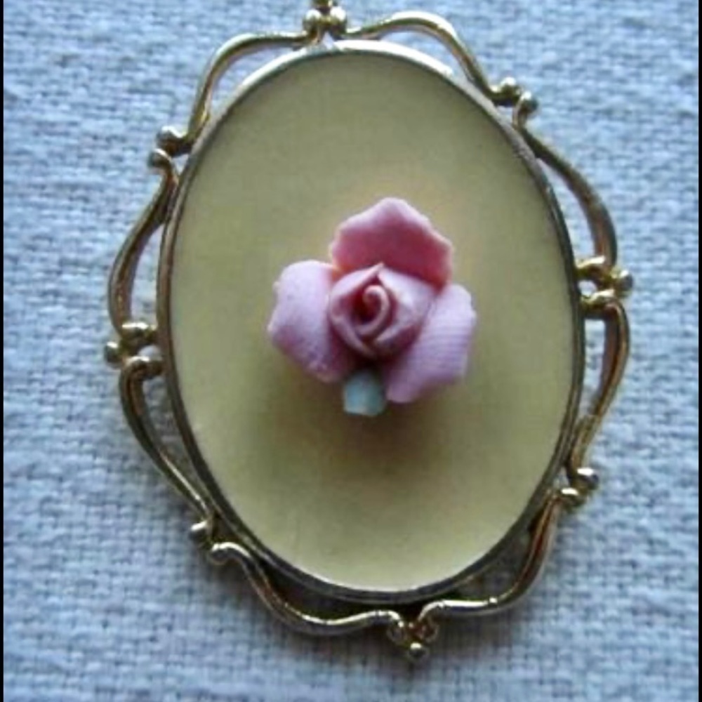 VTG Michele Lynn Signed Porcelain Pink Rose Cameo Brooch Pendant Gold Tone